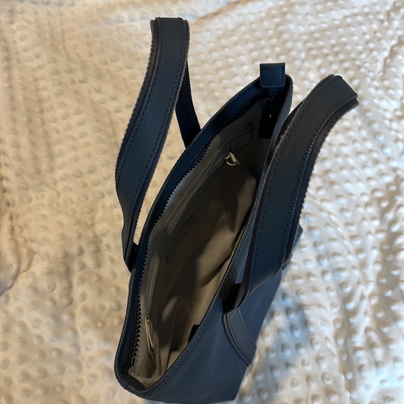 LACOSTE Classic Coated Pique Tote Bag - Picture 5 of 9